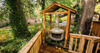 Cascade River Cabin + Hot Tub, Firepit