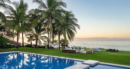 Stunning 7-Bd Beachfront Villa, Golf, Spa & Beach Club — Chef & Butler Incl.