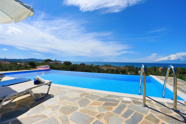 Villa | 4 bedrooms, iron/ironing board, WiFi