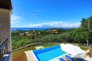 4 bedrooms, iron/ironing board, WiFi - Villa Dersea in Acharavi (Corfu)