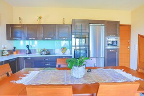 Villa | 4 bedrooms, iron/ironing board, WiFi