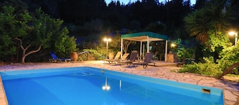 Villa Sevi in Loggos