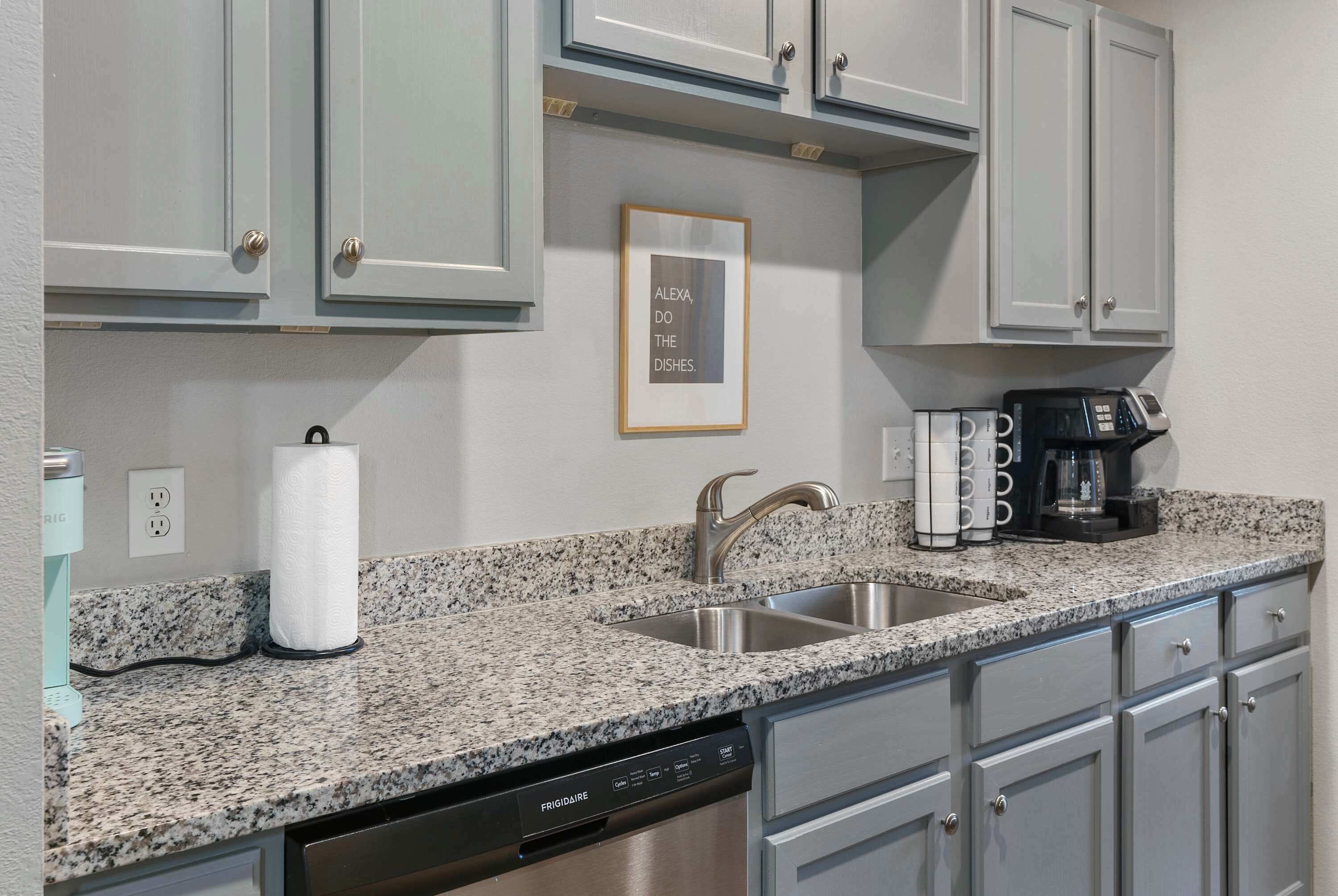 Condo, Multiple Beds, Balcony, Mountain View (Branson Vineyards Escape) | Private kitchen | Coffee/tea maker