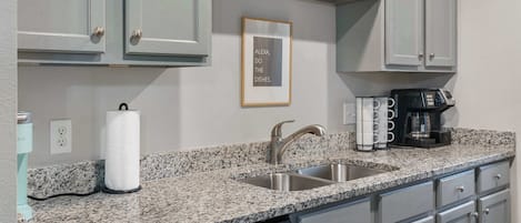 Condo, Multiple Beds, Balcony, Mountain View (Branson Vineyards Escape) | Private kitchen | Coffee/tea maker