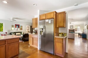 House, Multiple Beds, Pool Access, Mountain View | Private kitchen | Fridge, microwave, oven, stovetop