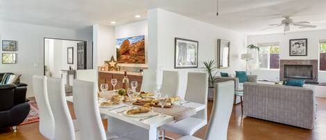 House, Multiple Beds, Pool Access, Mountain View | Dining