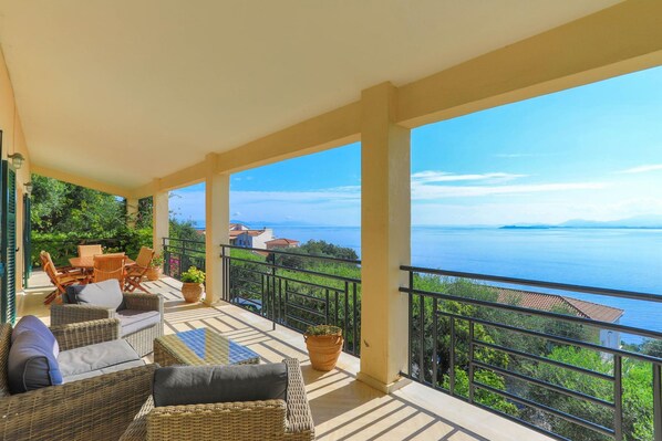 3 bedrooms, iron/ironing board