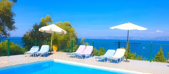 Antigoni Villa Tria in Longos