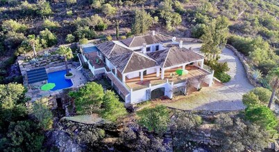 Villa Metacasa by Portucasa