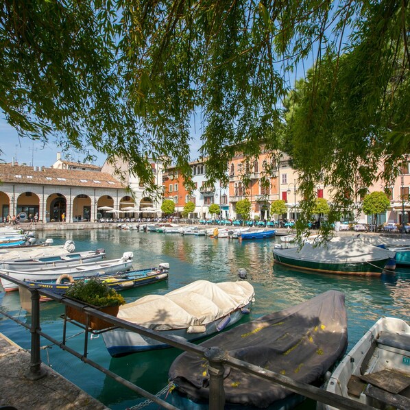 Apartment - La Maison Fleurie Appartamento Girasole (Desenzano del Garda)