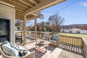 View from room - Kim's Dream Retreat - In the Heart of the Ozarks (Branson)