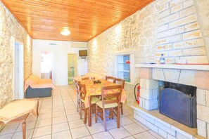 Casa | 3 habitaciones, tabla de planchar con plancha y wifi 