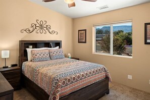 3 bedrooms, iron/ironing board, free WiFi, bed sheets - Panoramic Views Modern Southwest Home! Kiowa - S06 (Cottonwood)