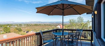 Panoramic Views Modern Southwest Home! Kiowa - S06