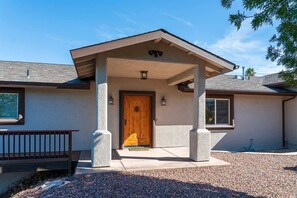 Exterior - Panoramic Views Modern Southwest Home! Kiowa - S06 (Cottonwood)