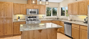 Remodeled! Panoramic Views! 20 Minutes from Sedona! Modern Southwest Comfort and