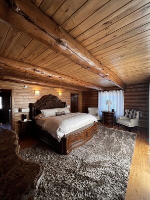 5 bedrooms, iron/ironing board, travel crib, free WiFi