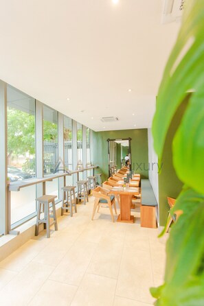 Restaurant - Accra Luxury Apartments at The Lennox (Accra)