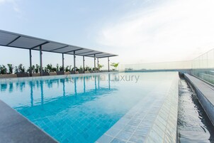 2 piscinas al aire libre