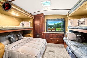 11 bedrooms, desk, iron/ironing board, free WiFi - Epic Outdoor Adventures & Experiences Await Your Group at Moto Ranch! Sleeps 28 (Brooksville)