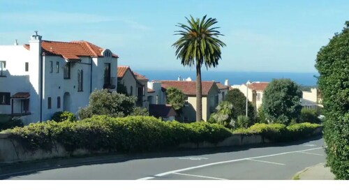 1 Bedroom Apt, 15 min to downtown SF, easy parking, no day/time restriction.