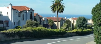 1 Bedroom Apt, 15 min to downtown SF, easy parking, no day/time restriction.