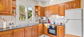 TORRES SUREDA - Fantastic coastal house near the sea. Free WiFi.