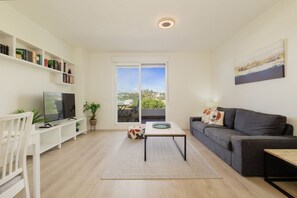 TV, Netflix, streaming services