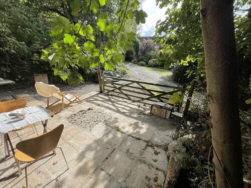 Remarkable Boultons Barn with hot tub & opt sauna