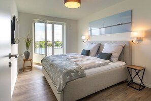 2 bedrooms, free WiFi, bed sheets - Apartment "Ankergold" with Dike View, Balcony & Wi-Fi (Nordstrand)