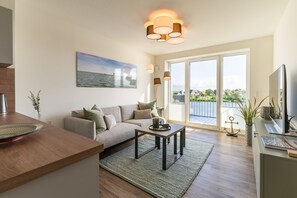 TV - Apartment "Ankergold" with Dike View, Balcony & Wi-Fi (Nordstrand)