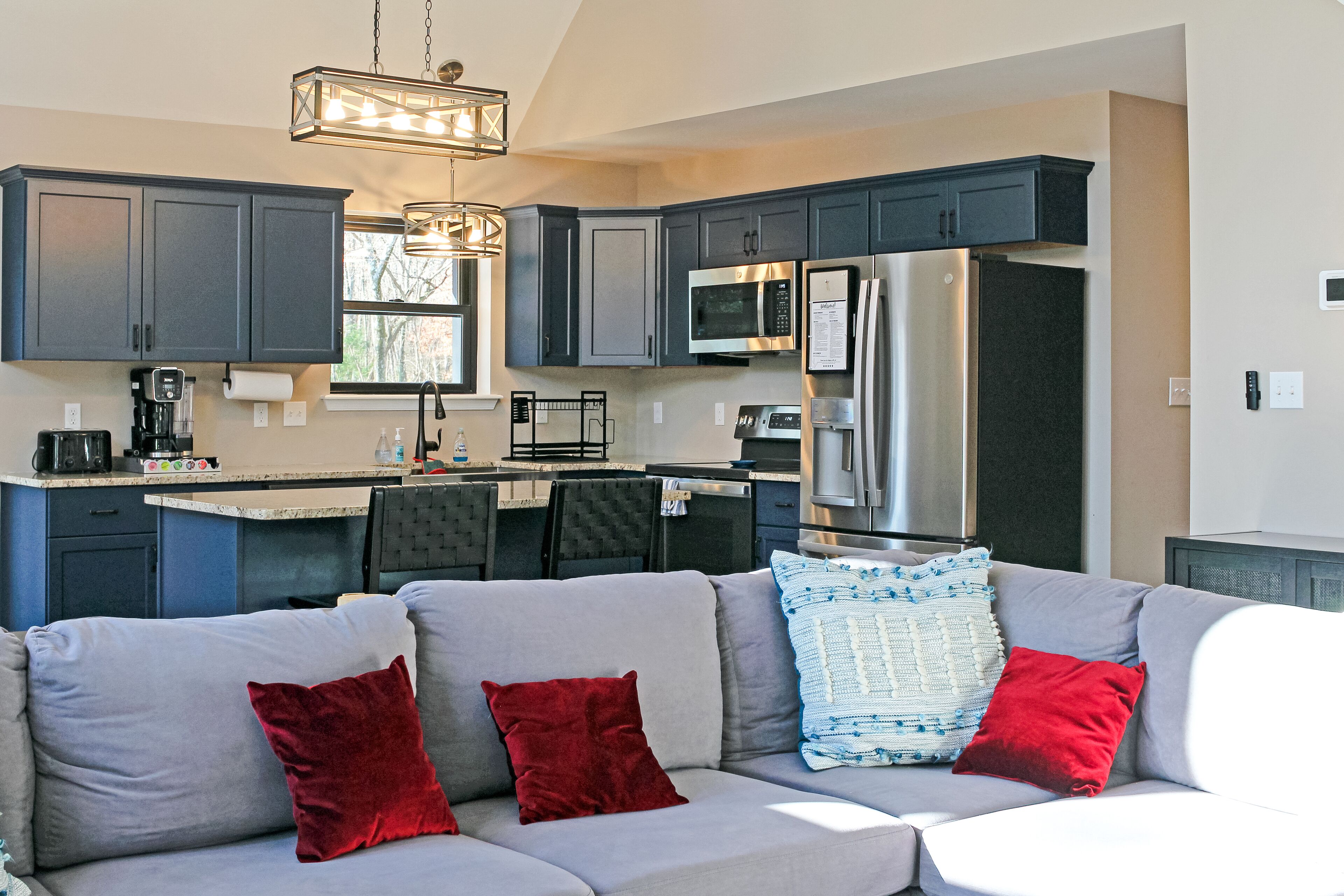 智能電視、壁爐、電子遊戲、乒乓球設施