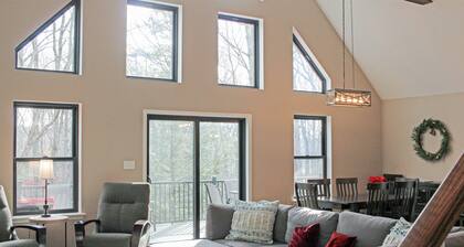 A safe, modern house in the woods just minutes from downtown Jim Thorpe