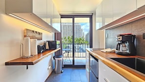 Fridge, microwave, stovetop, coffee/tea maker - Waikiki Spacious Modern Remodel. w/Pool & Hot tub - Sleeps 3 (Honolulu)