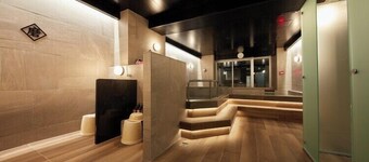 Rembrandt Cabin and Spa Shimbashi - Caters to Men