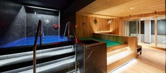 Rembrandt Cabin and Spa Shimbashi - Caters to Men