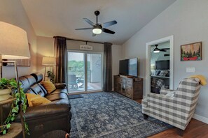 Condo, Multiple Beds, Patio, Mountain View (Gathering Place at the Nest) | Living area