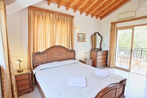 4 bedrooms, iron/ironing board, WiFi - Marilena Sunset Villa Dio (Ayia Marina Chrysochous)