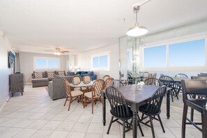 Condo, Multiple Beds, Hot Tub, Ocean View | Dining