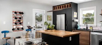 Eclectic Mid Century Modern 3BD/3BA with *Hot Tub*