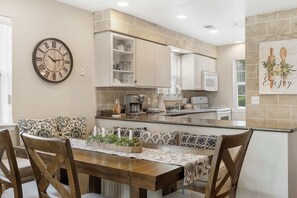 Condo, Multiple Beds, Kitchen (Valley View Treehouse) | Dining - Valley View Treehouse - Holiday Hills Branson Golf Resort Outdoor Pools (Branson)