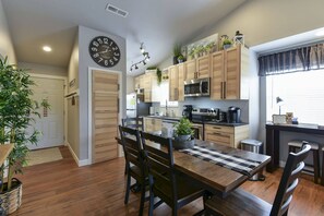 Condo, Multiple Beds, Balcony (Table Rock Lookout Duo) | Private kitchen | Coffee/tea maker
