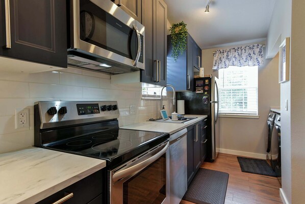 Condo, Multiple Beds, Balcony (Table Rock Lookout Duo) | Private kitchen | Coffee/tea maker - Table Rock Lookout Duo - Spacious Balcony (Branson)