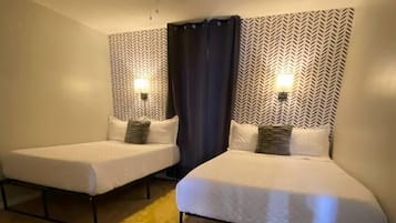 4 habitaciones, escritorio, tabla de planchar con plancha y cunas