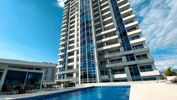 Piscina all'aperto, una piscina riscaldata