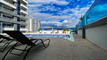 Piscine extérieure, piscine chauffée