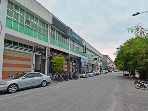 Front of property - 4S Hotel (Muar)