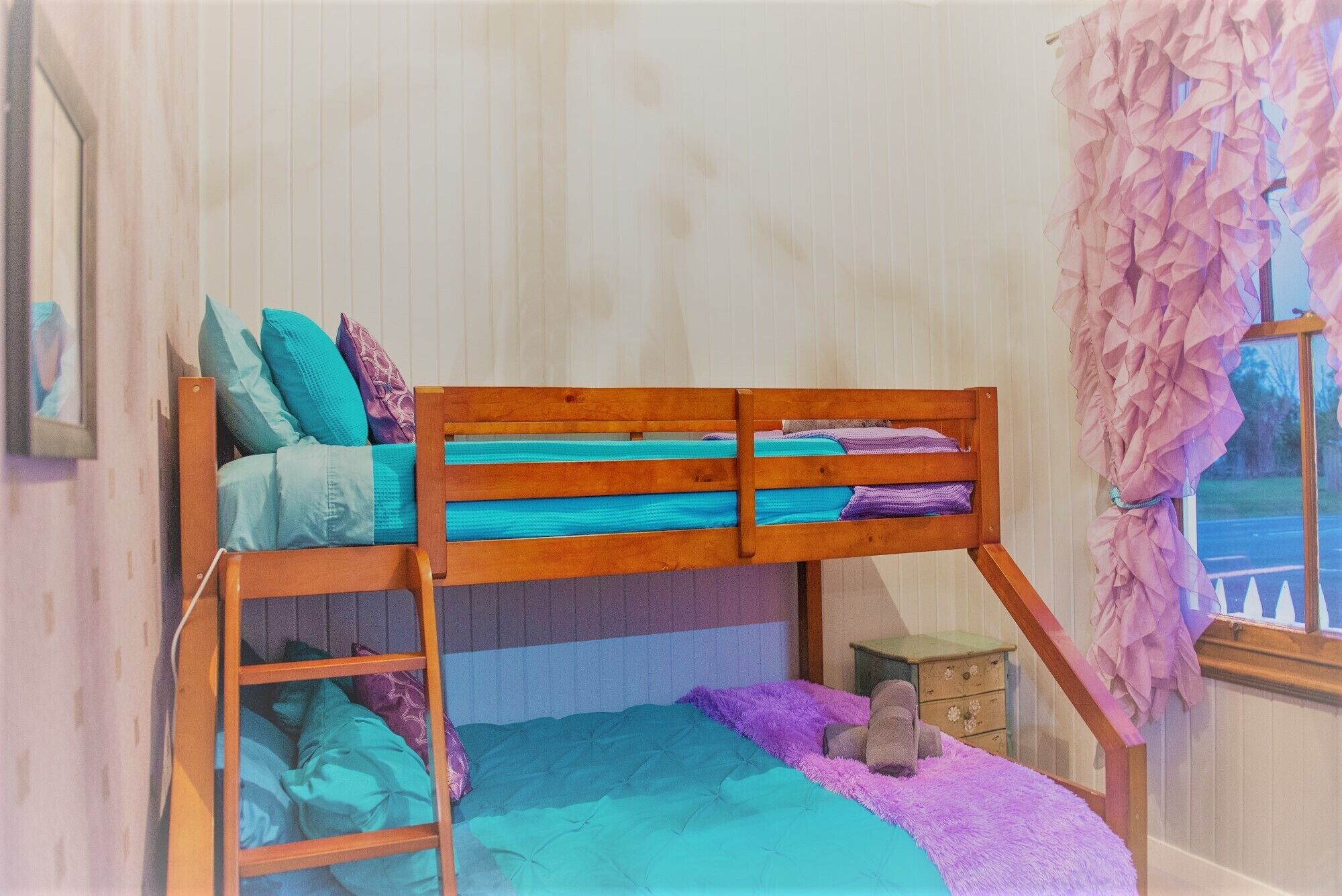 7 bedrooms, desk, iron/ironing board, free WiFi