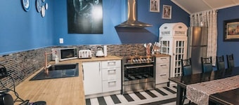 Ruapehu District's bespoke 5-star historic OLD POST OFFICE 6-7 Bdr Holiday Home