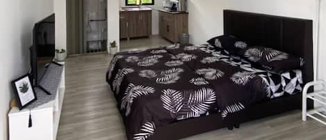 Room, 1 Bedroom | 1 bedroom, bed sheets